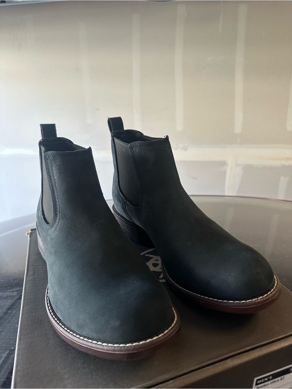 Men's Ariat Booker ultra Boots - Rugged Slip-On Ankle Boot size 11